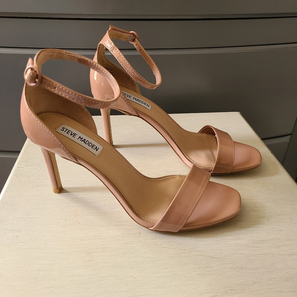 ** Last Chance Sale** Steve Madden Heels